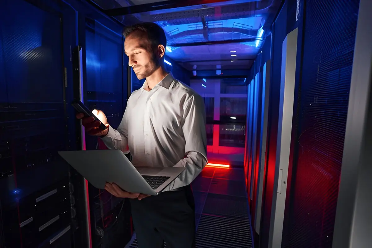 dedicated server advantages