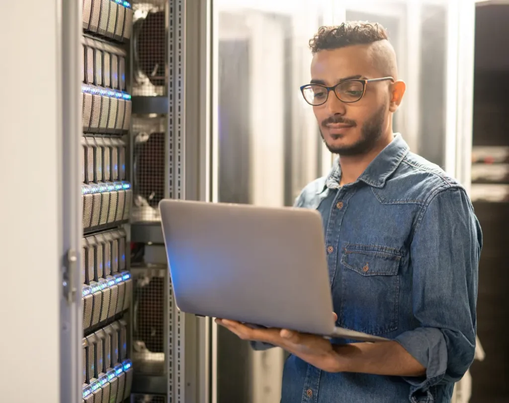 The Crucial Role of IT Management and Monitoring for Business Success 2 it monitoring and management